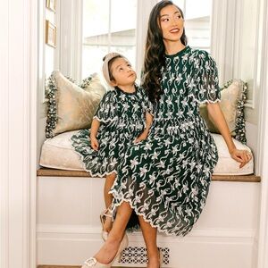 Ivy City Amelia Dress in Green.